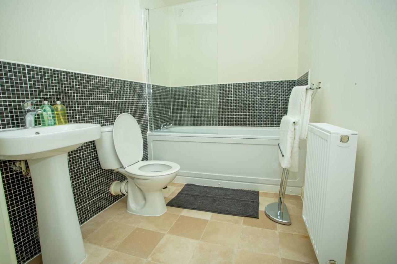 Lake View Apartment Northampton Dış mekan fotoğraf